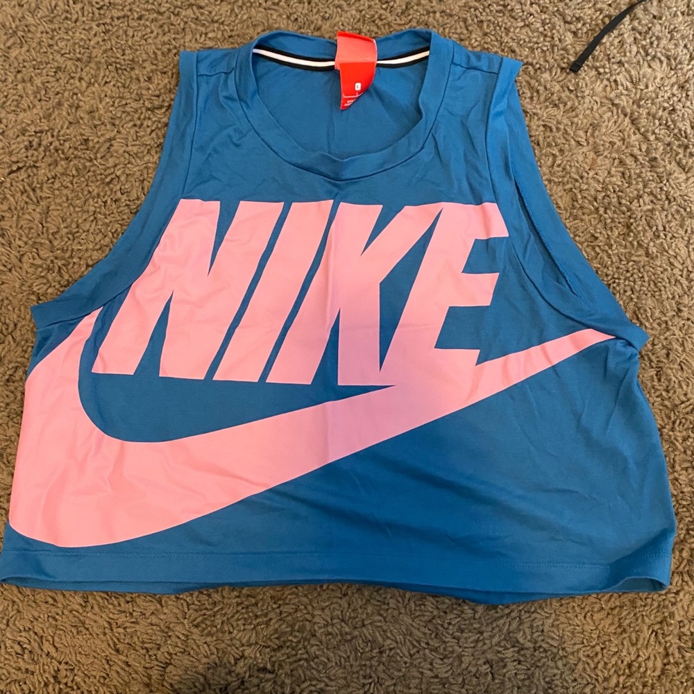 Nike tank.